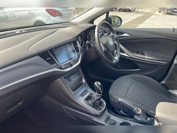 Used Vauxhall Astra 2017 for sale - 75348717: Photo