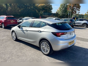 Used Vauxhall Astra 2019 for sale - 76211415: Photo 2
