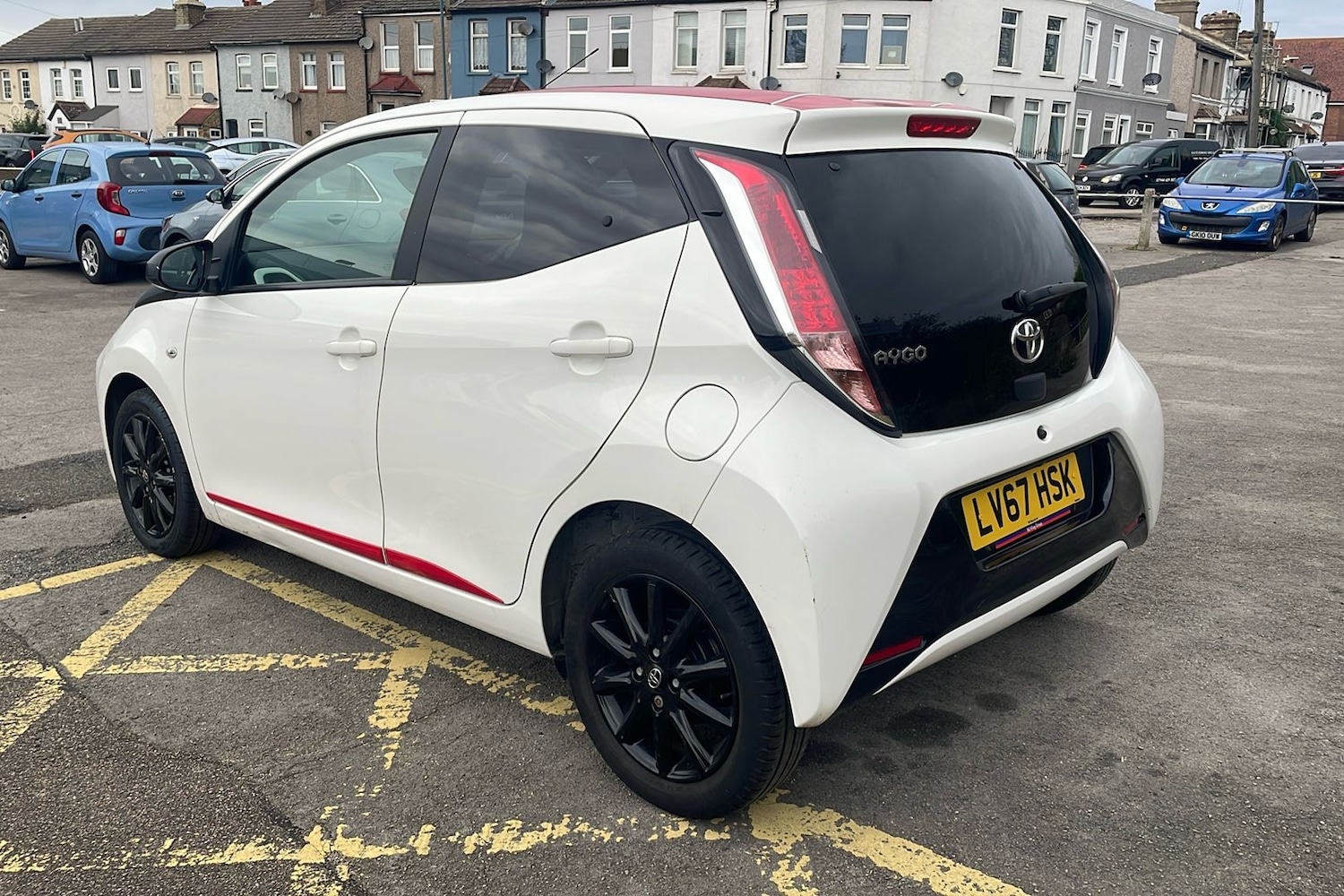 Used Toyota AYGO 2017 for sale - 76313394: Photo 2