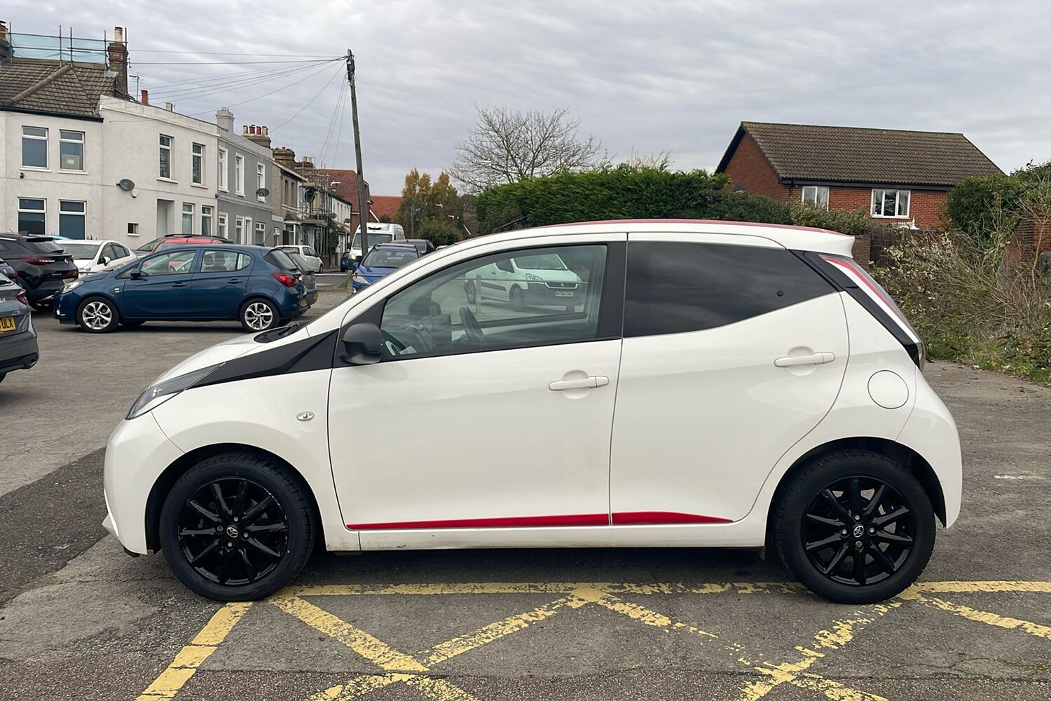 Used Toyota AYGO 2017 for sale - 76313394: Photo 39