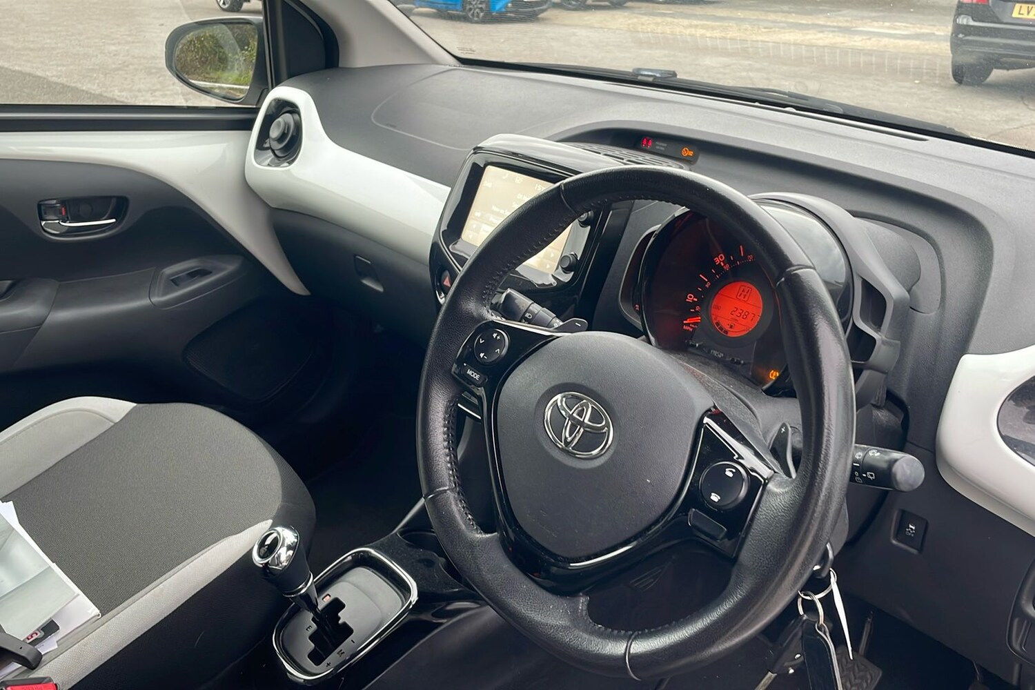 Used Toyota AYGO 2017 for sale - 76313394: Photo 48