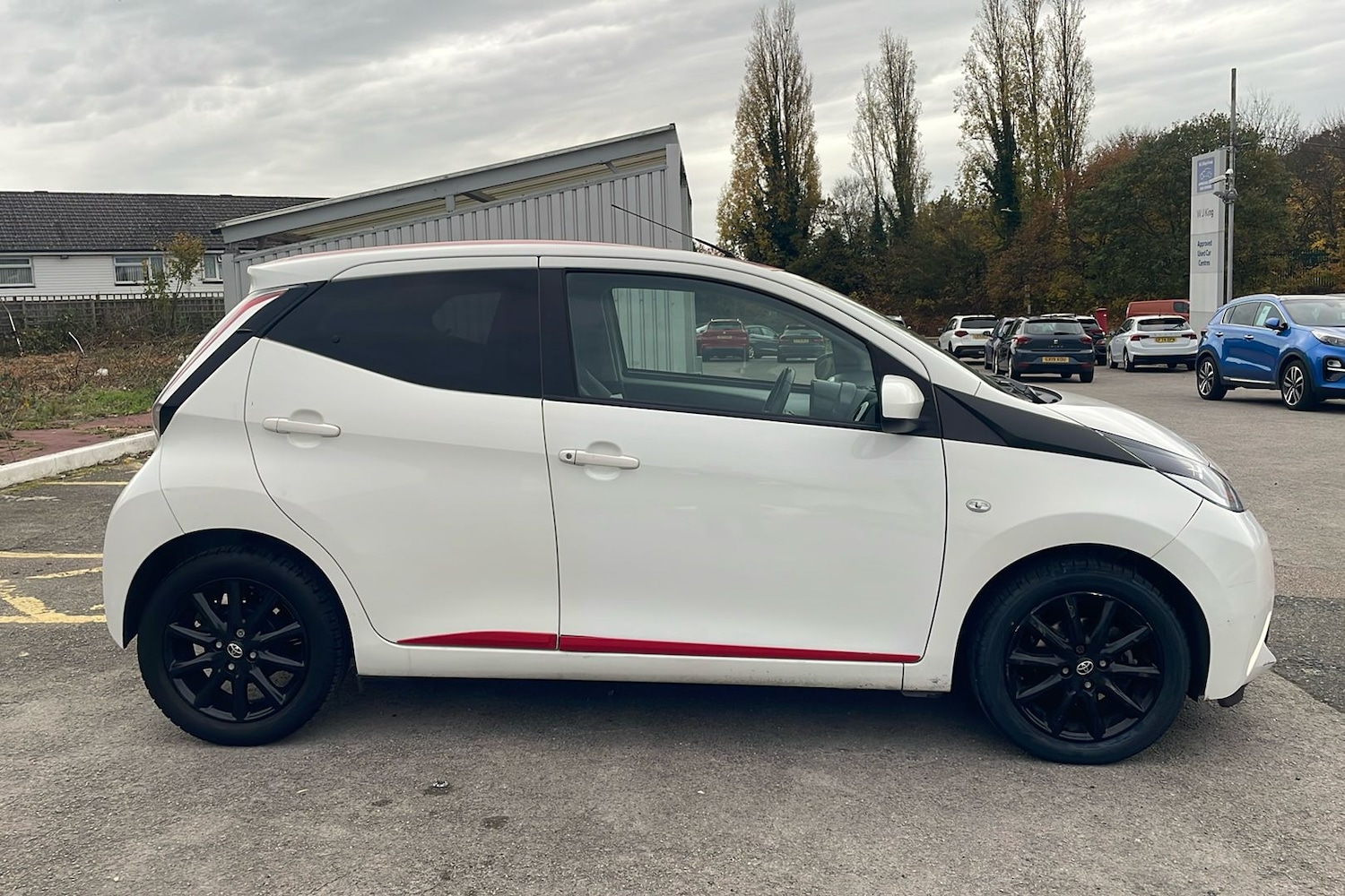 Used Toyota AYGO 2017 for sale - 76313394: Photo 6