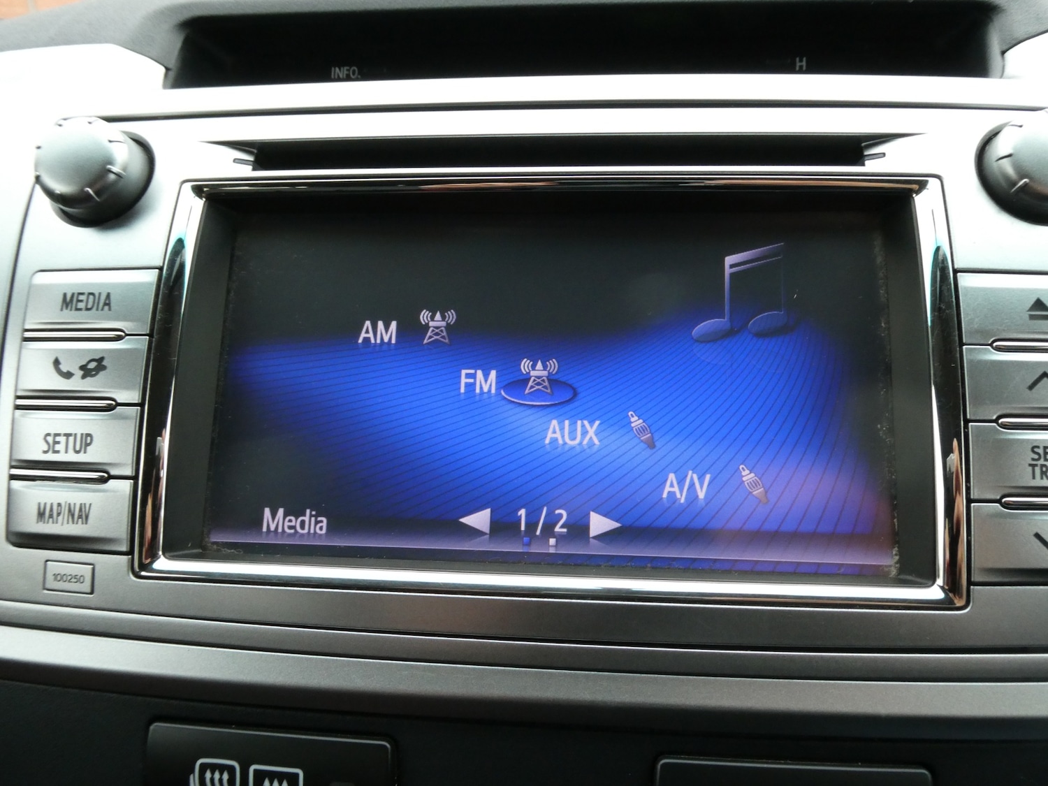 Used Toyota Hilux 2015 for sale - 77271104: Photo 10