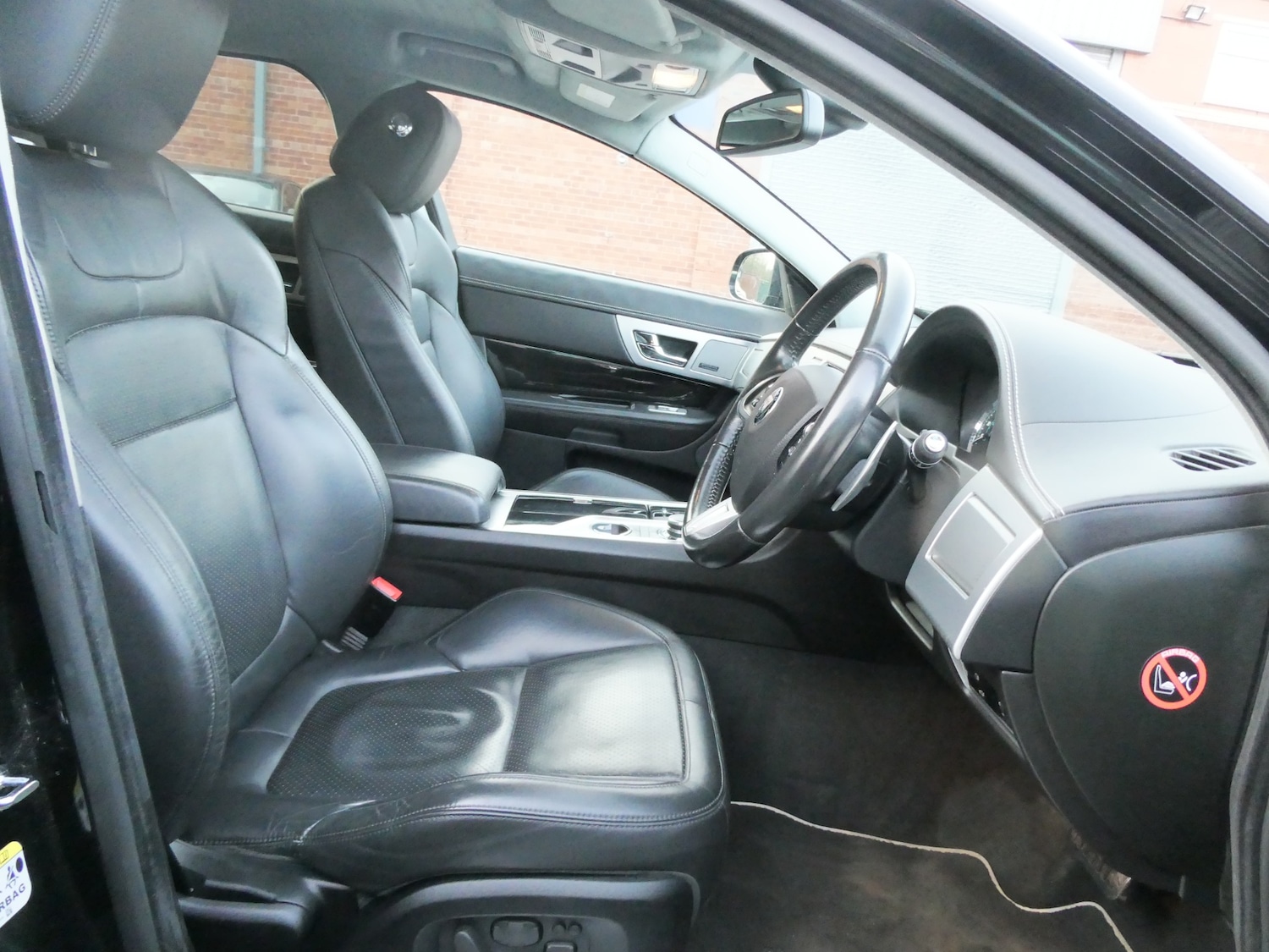 Used Jaguar XF 2014 for sale - 77581610: Photo 5