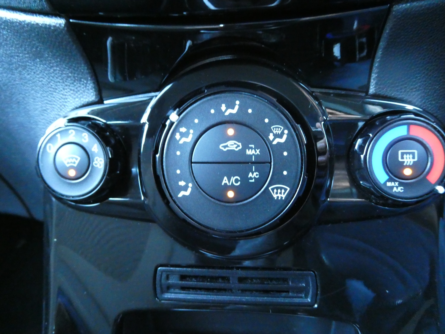 Used Ford Fiesta 2016 for sale - 76791688: Photo 15