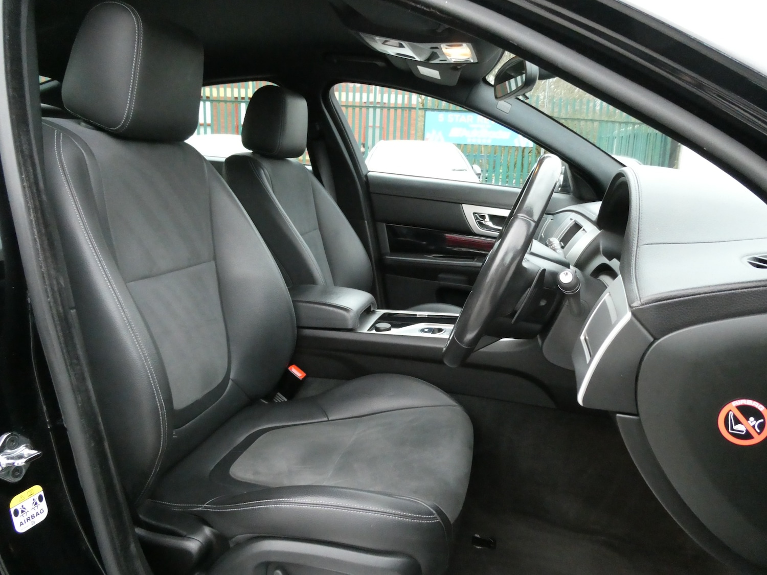 Used Jaguar XF 2014 for sale - 77665378: Photo 5