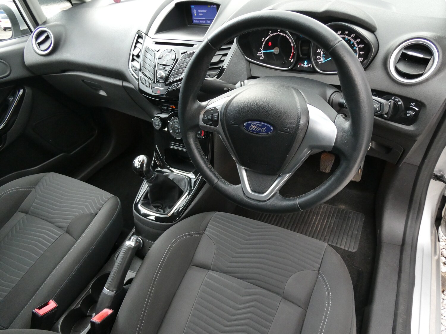 Used Ford Fiesta 2017 for sale - 76331976: Photo 3