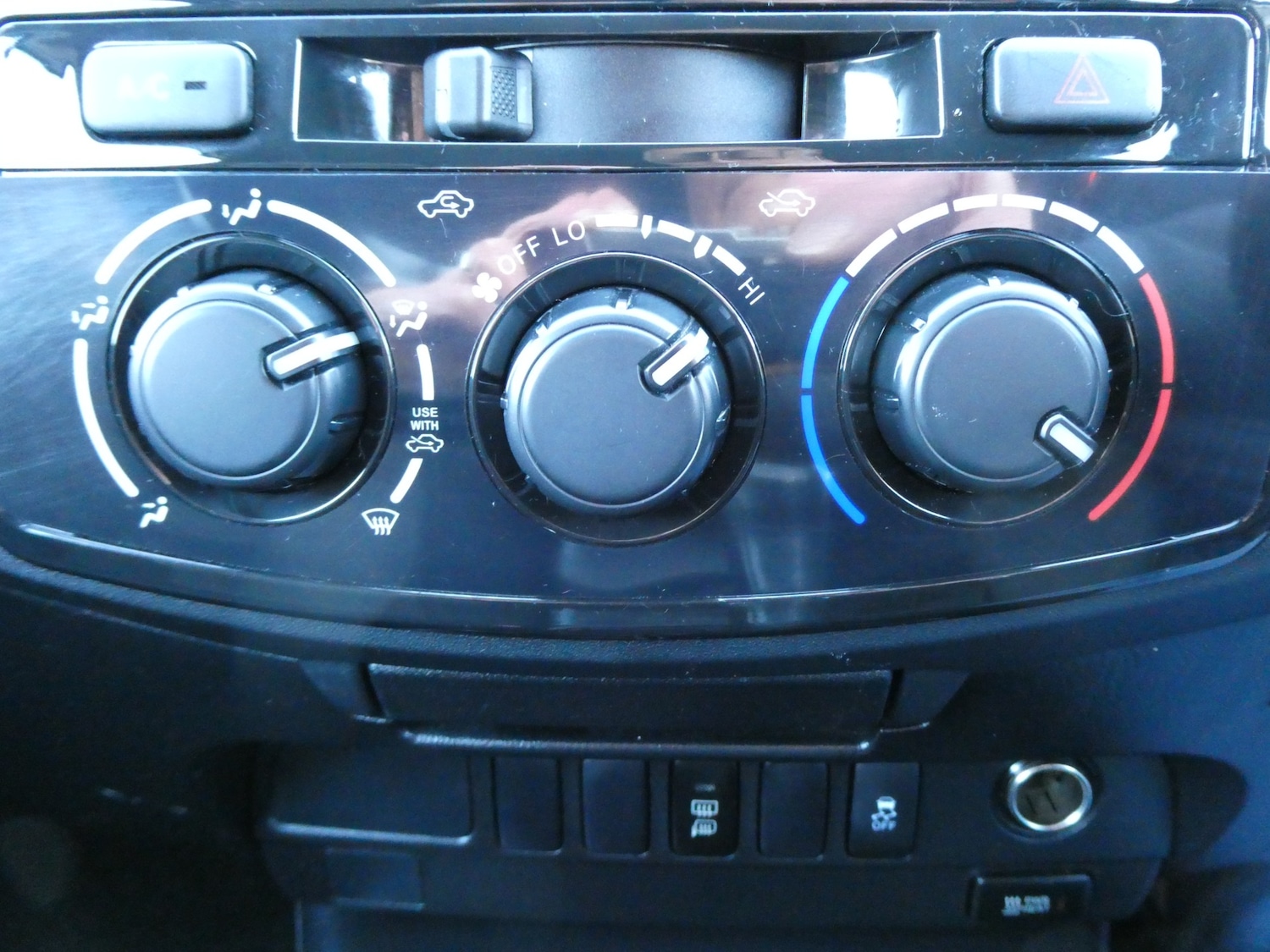 Used Toyota Hilux 2015 for sale - 77220778: Photo 14