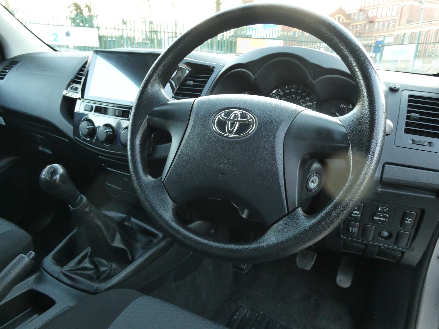 Used Toyota Hilux 2015 for sale - 77220778: Photo 3