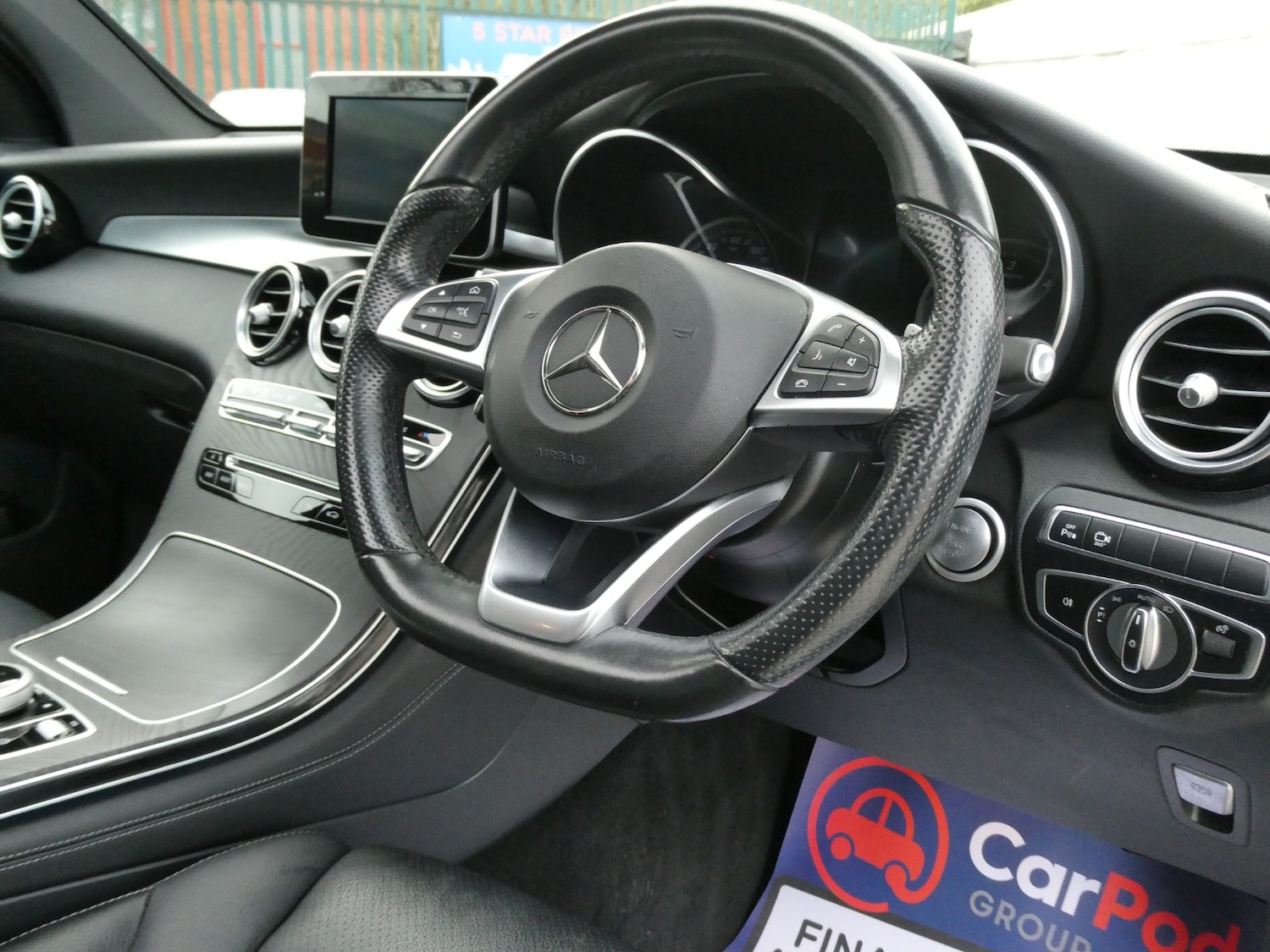 Used Mercedes-Benz GLC 2017 for sale - 76589769: Photo 3