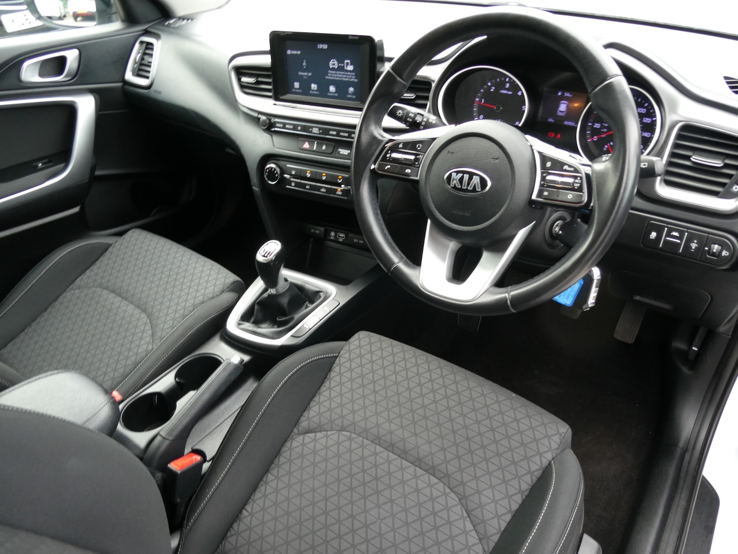 Used Kia Ceed 2019 for sale - 78133478: Photo 2