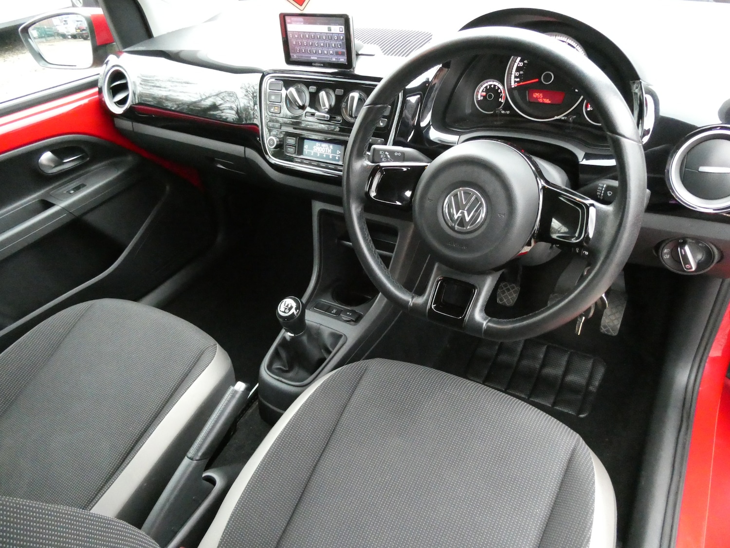 Used Volkswagen up! 2015 for sale - 77247913: Photo 3