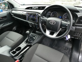 Used Toyota Hilux 2017 for sale - 78827148: Photo