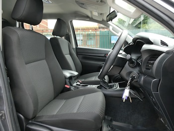Used Toyota Hilux 2017 for sale - 78827148: Photo