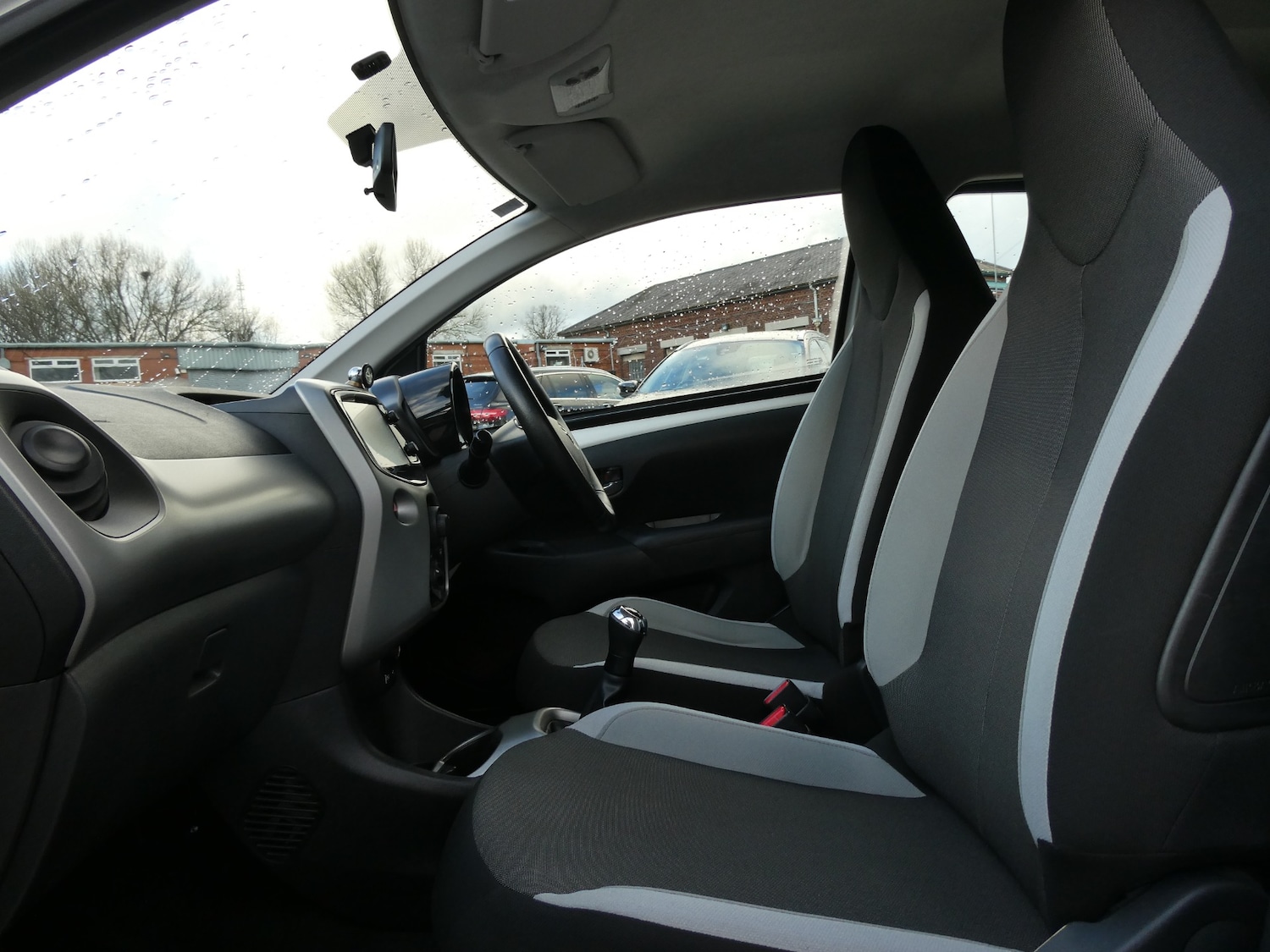 Used Toyota AYGO 2017 for sale - 76921291: Photo 17