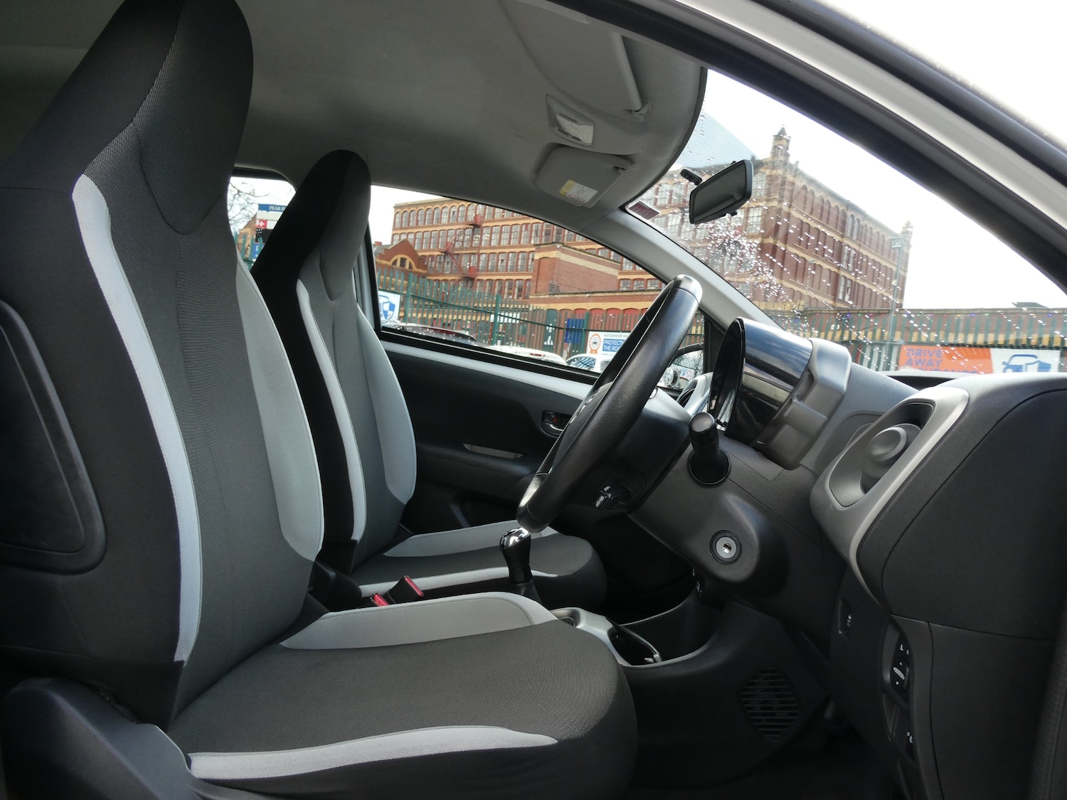 Used Toyota AYGO 2017 for sale - 76921291: Photo 5