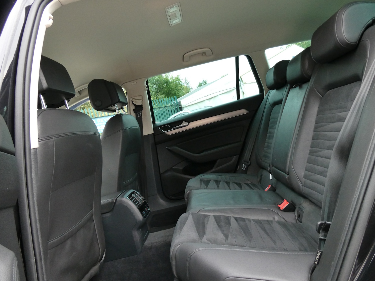 Used Volkswagen Passat 2015 for sale - 76145792: Photo 17