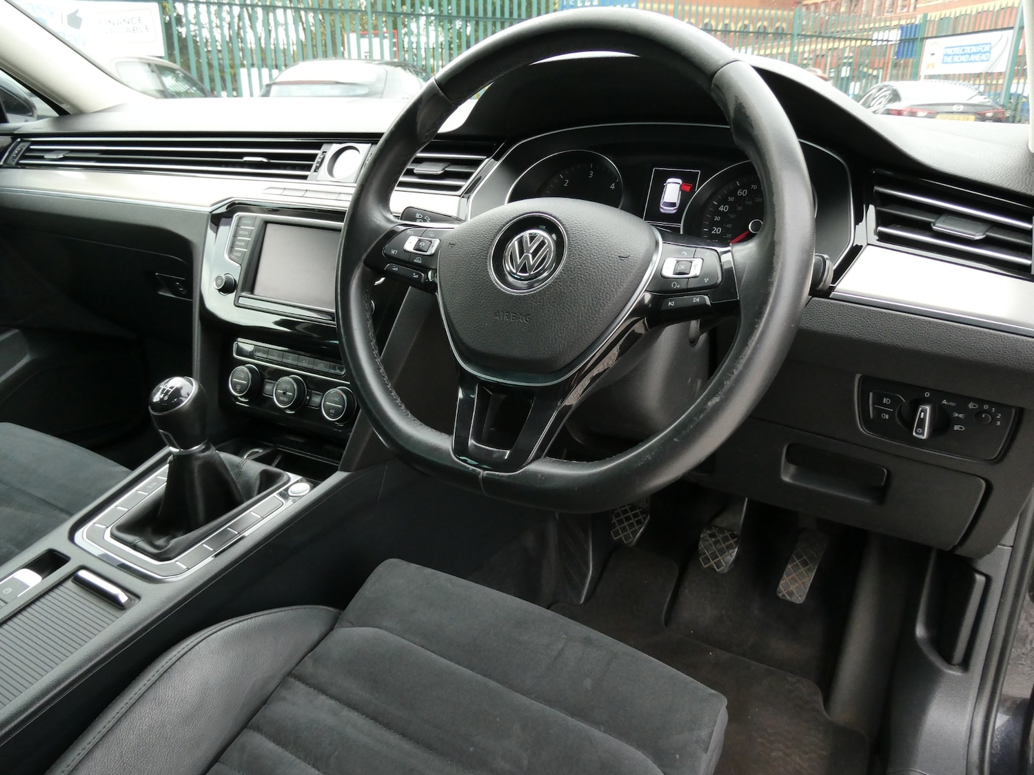 Used Volkswagen Passat 2015 for sale - 76145792: Photo 2