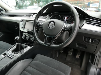 Used Volkswagen Passat 2015 for sale - 76145792: Photo 2