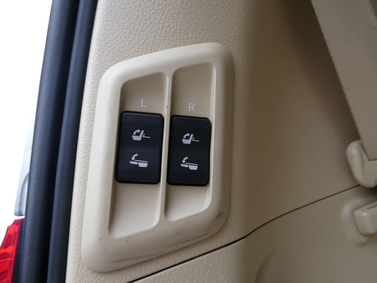 Used Toyota Land Cruiser 2014 for sale - 76299456: Photo 18