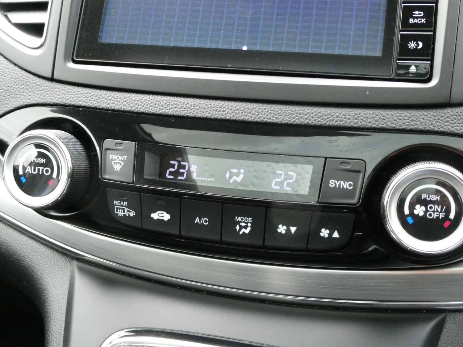 Used Honda CR-V 2015 for sale - 77702673: Photo 18