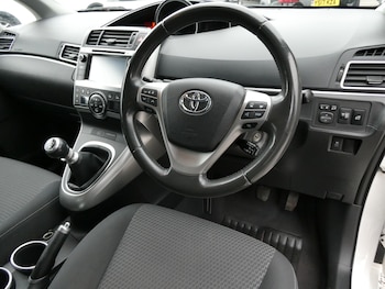 Used Toyota Verso 2014 for sale - 76078000: Photo 3