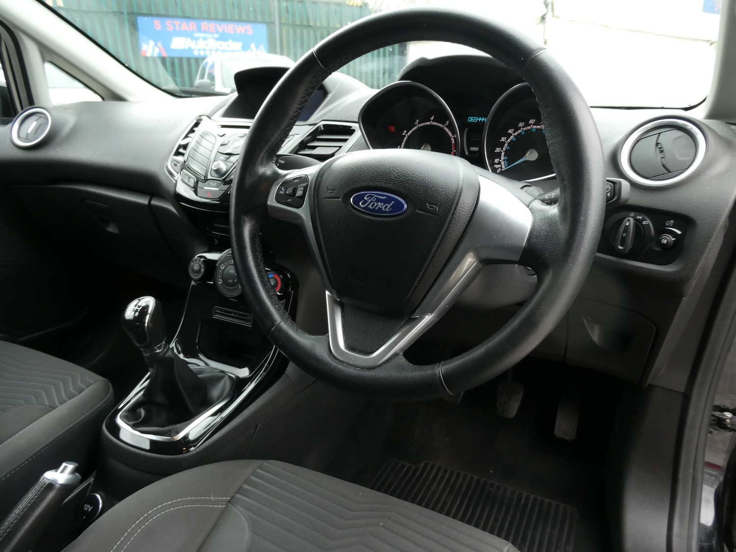 Used Ford Fiesta 2017 for sale - 77877657: Photo 2