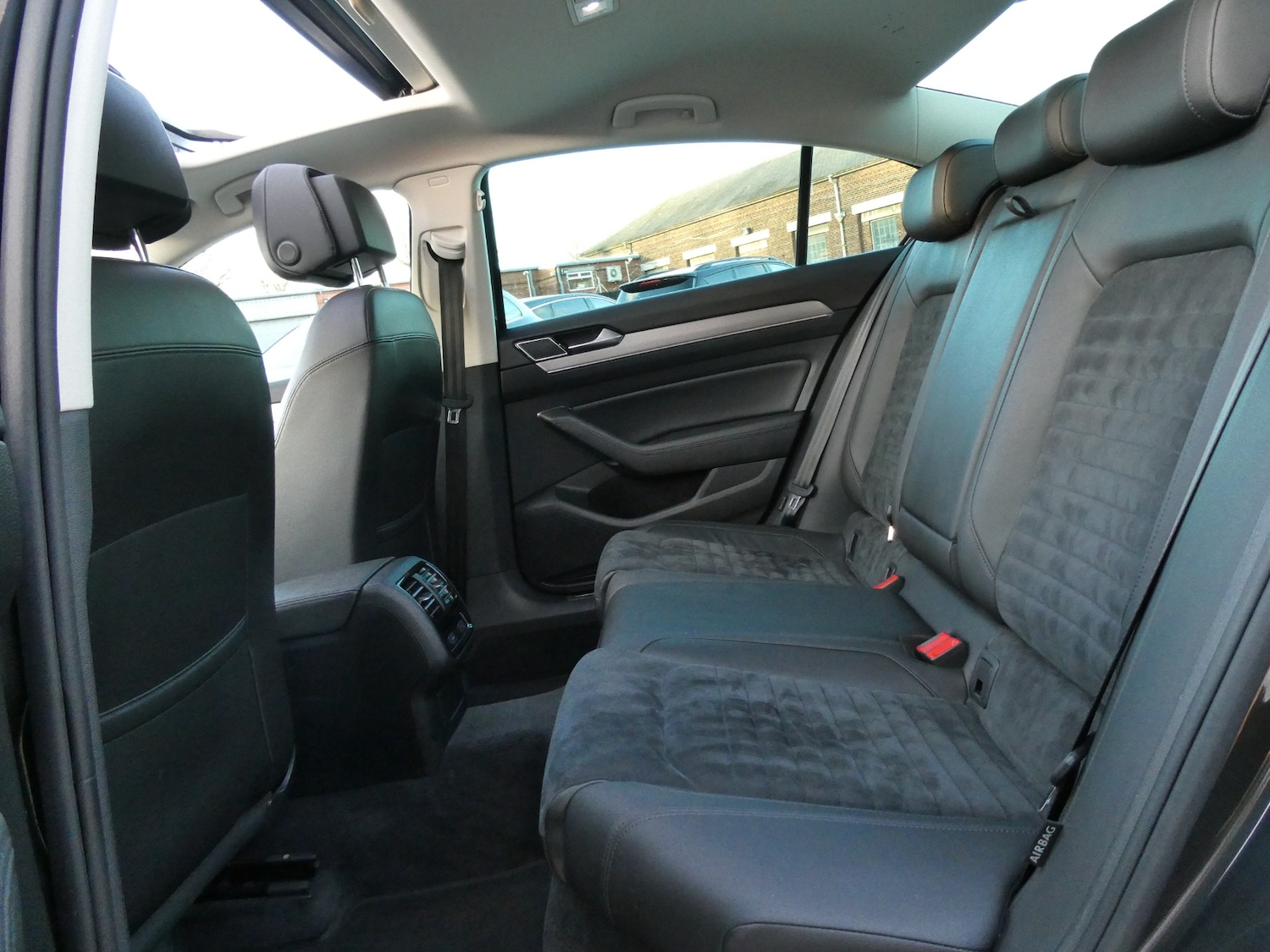 Used Volkswagen Passat 2017 for sale - 77127402: Photo 18