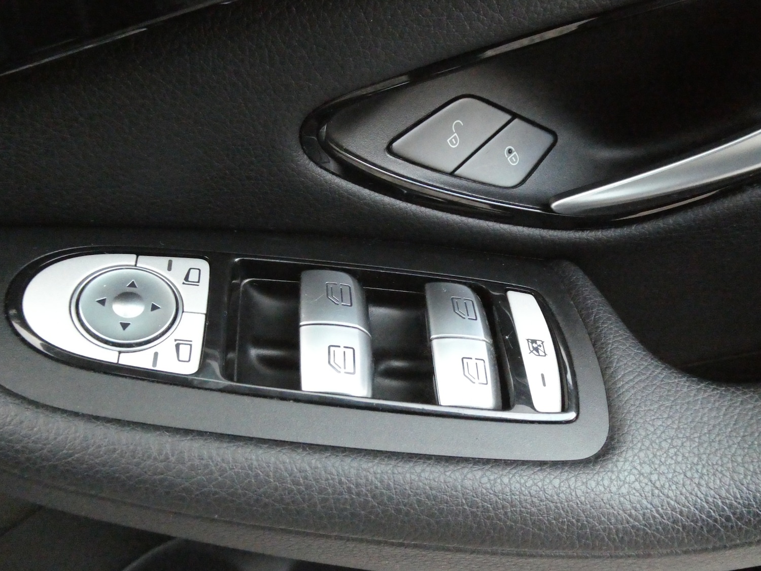 Used Mercedes-Benz C Class 2016 for sale - 77461355: Photo 11