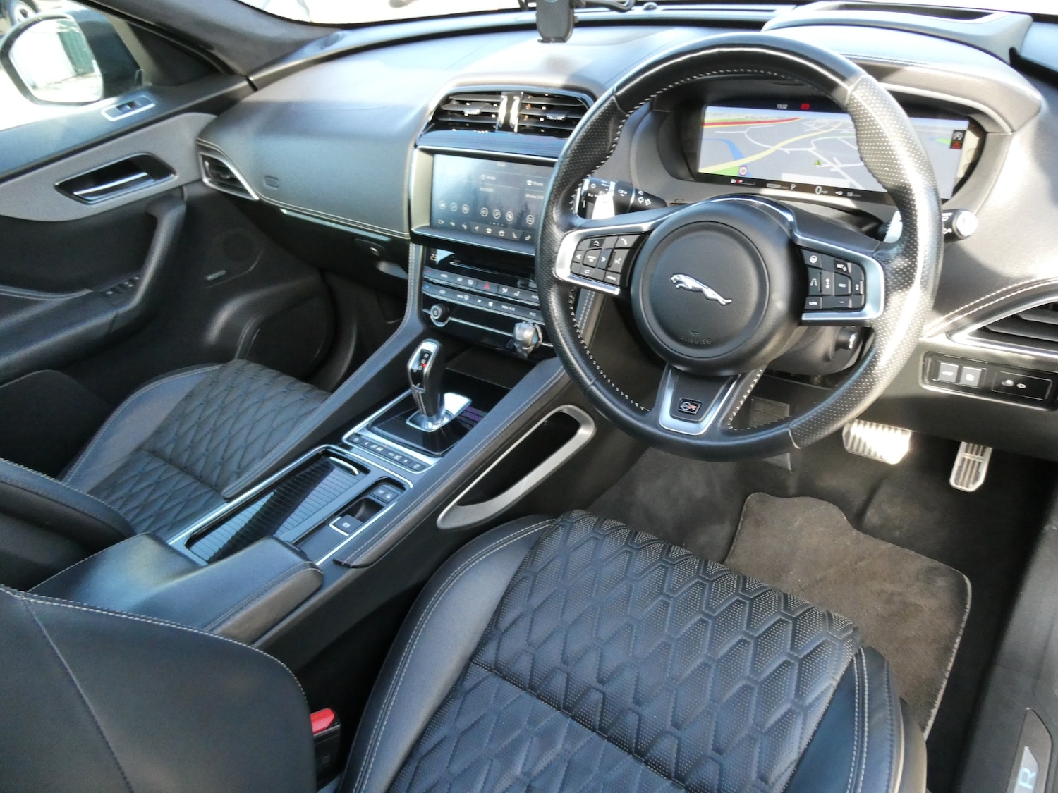 Used Jaguar F-Pace 2019 for sale - 77732274: Photo 2