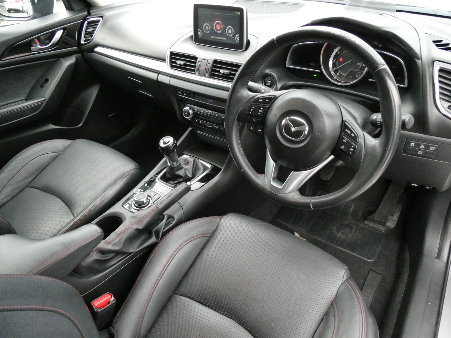 Used Mazda Mazda3 2015 for sale - 76738367: Photo 2