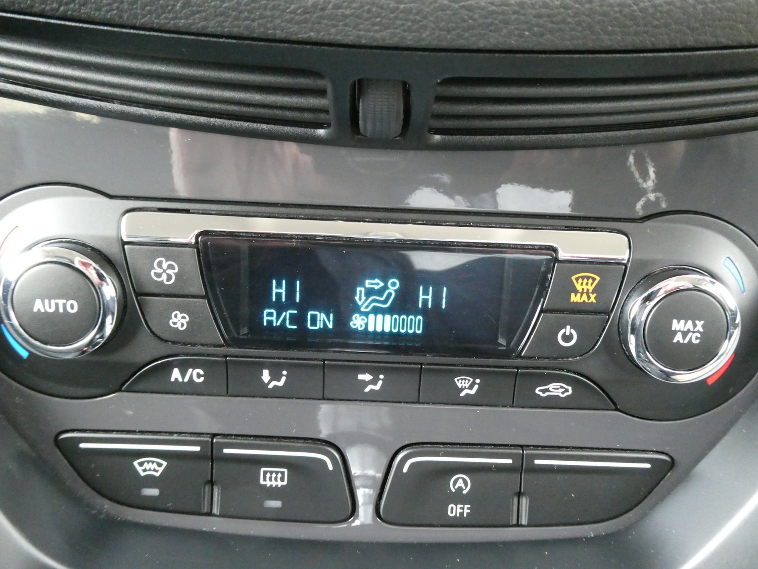 Used Ford Kuga 2015 for sale - 76404910: Photo 13