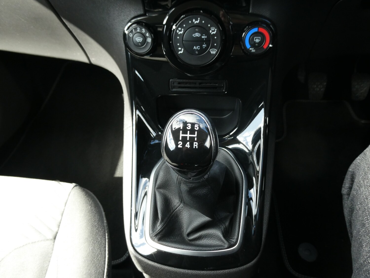 Used Ford Fiesta 2015 for sale - 78210931: Photo 7