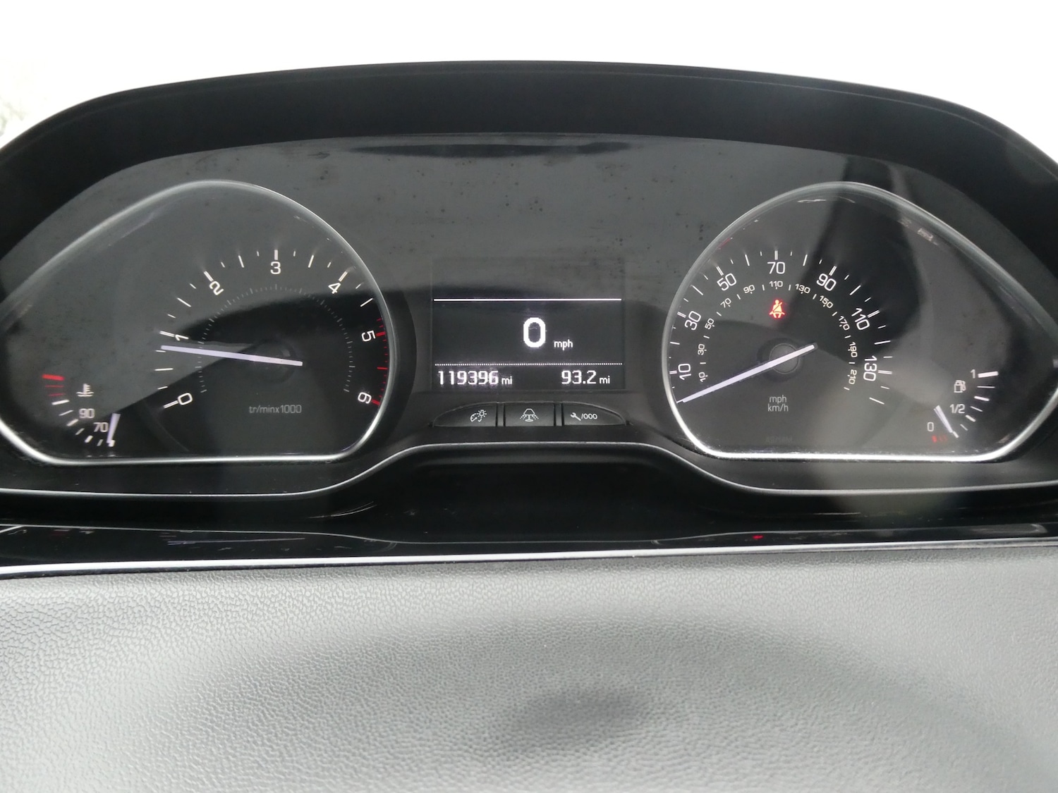 Used Peugeot 208 2015 for sale - 77778748: Photo 6