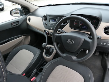 Used Hyundai i10 2015 for sale - 79125273: Photo