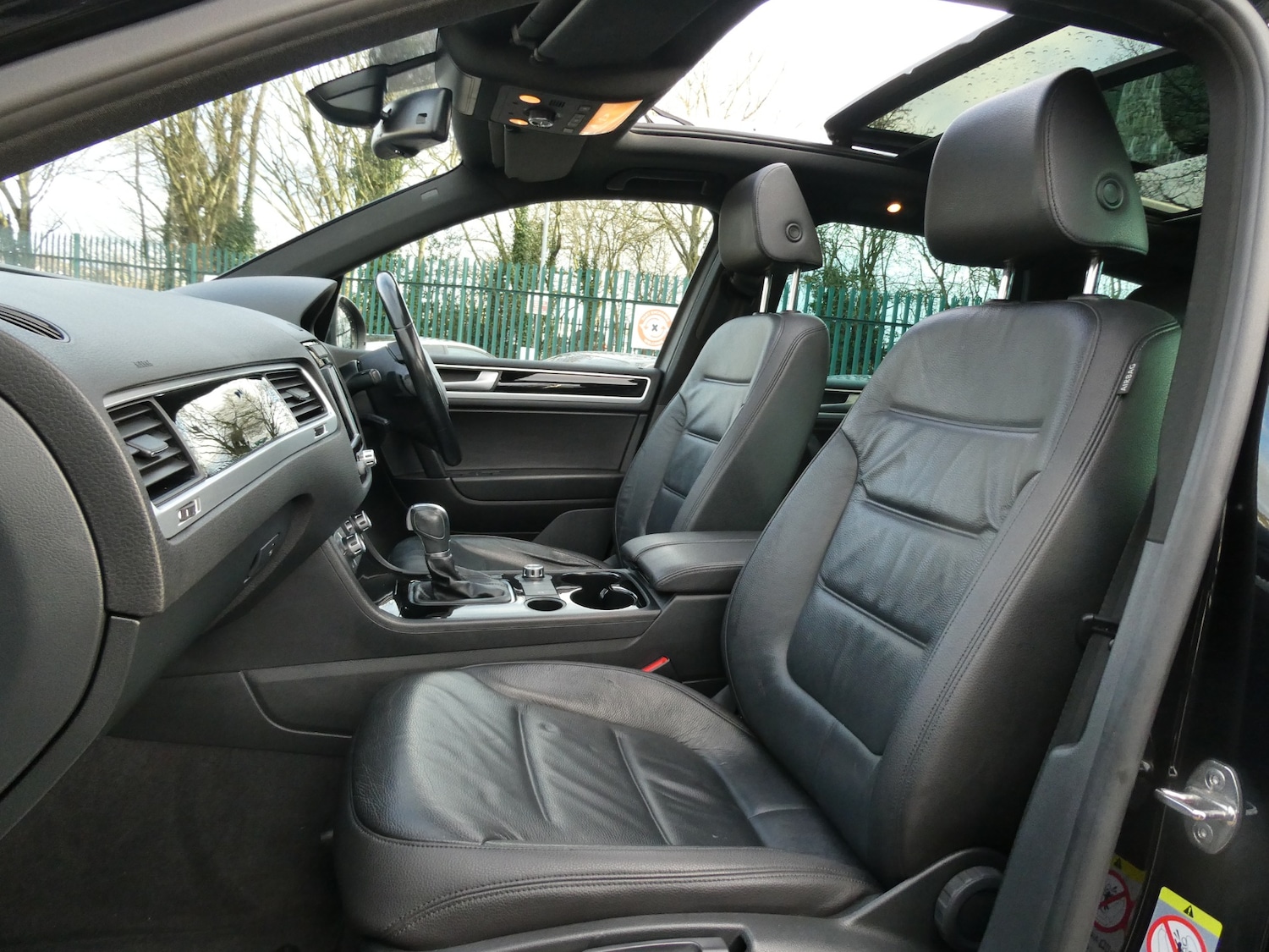 Used Volkswagen Touareg 2014 for sale - 77125123: Photo 16