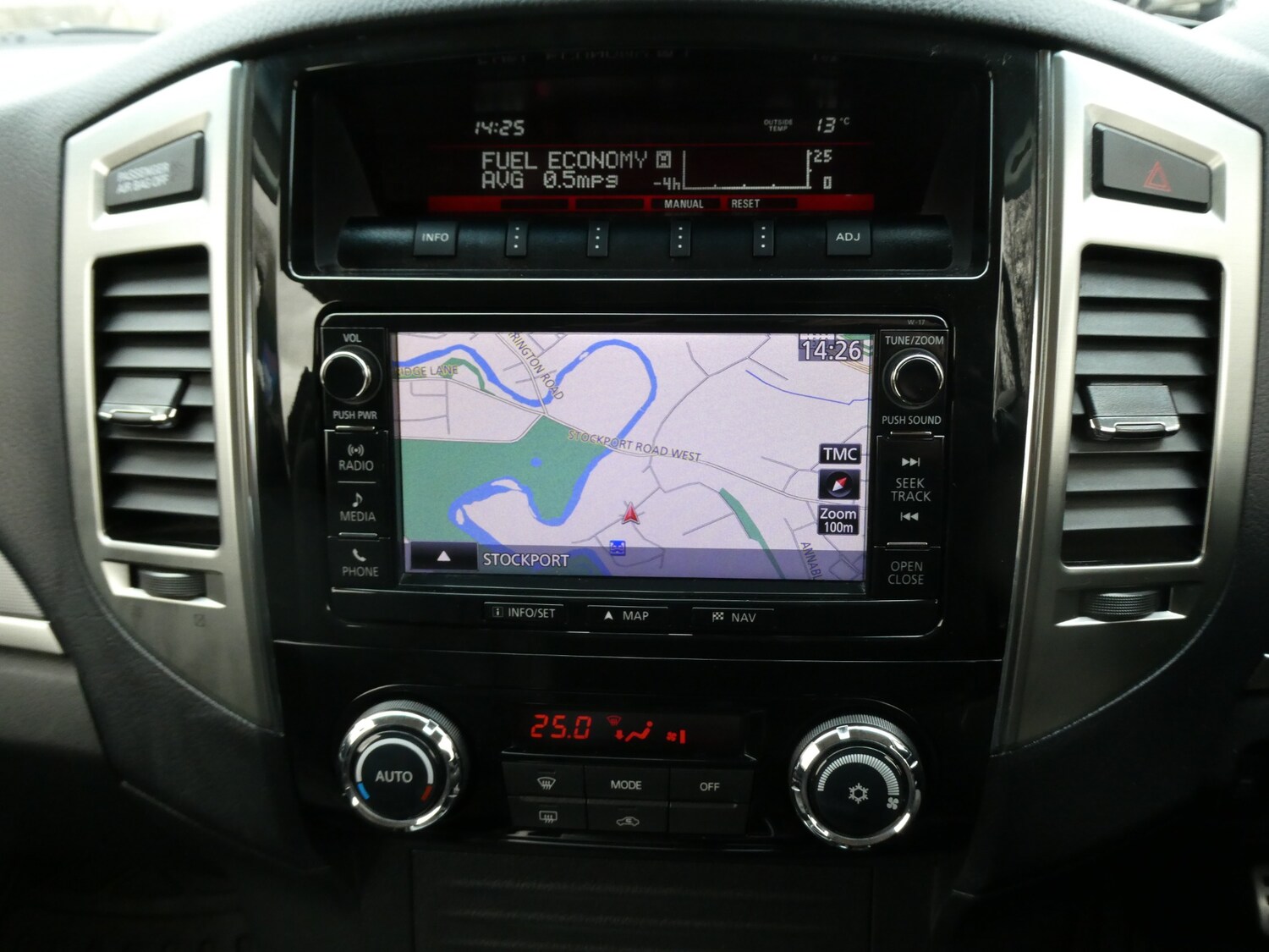 Used Mitsubishi Shogun 2017 for sale - 77871770: Photo 11