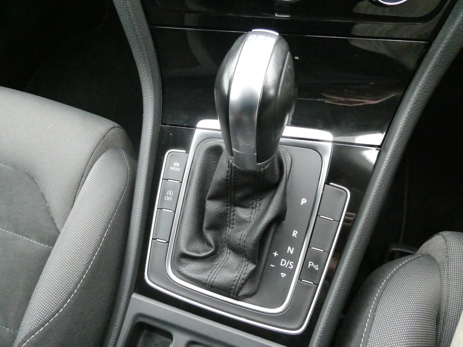 Used Volkswagen Golf 2017 for sale - 76982621: Photo 7