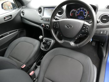 Used Hyundai i10 2019 for sale - 78555400: Photo