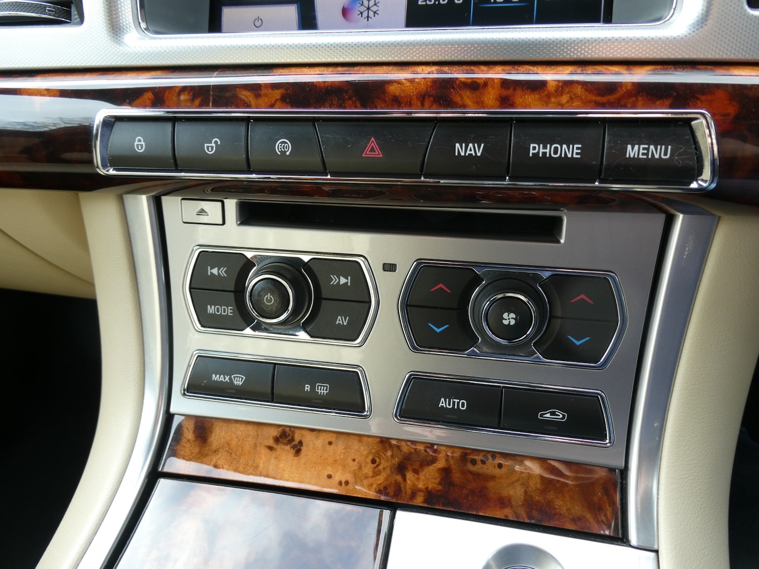 Used Jaguar XF 2014 for sale - 77639863: Photo 13