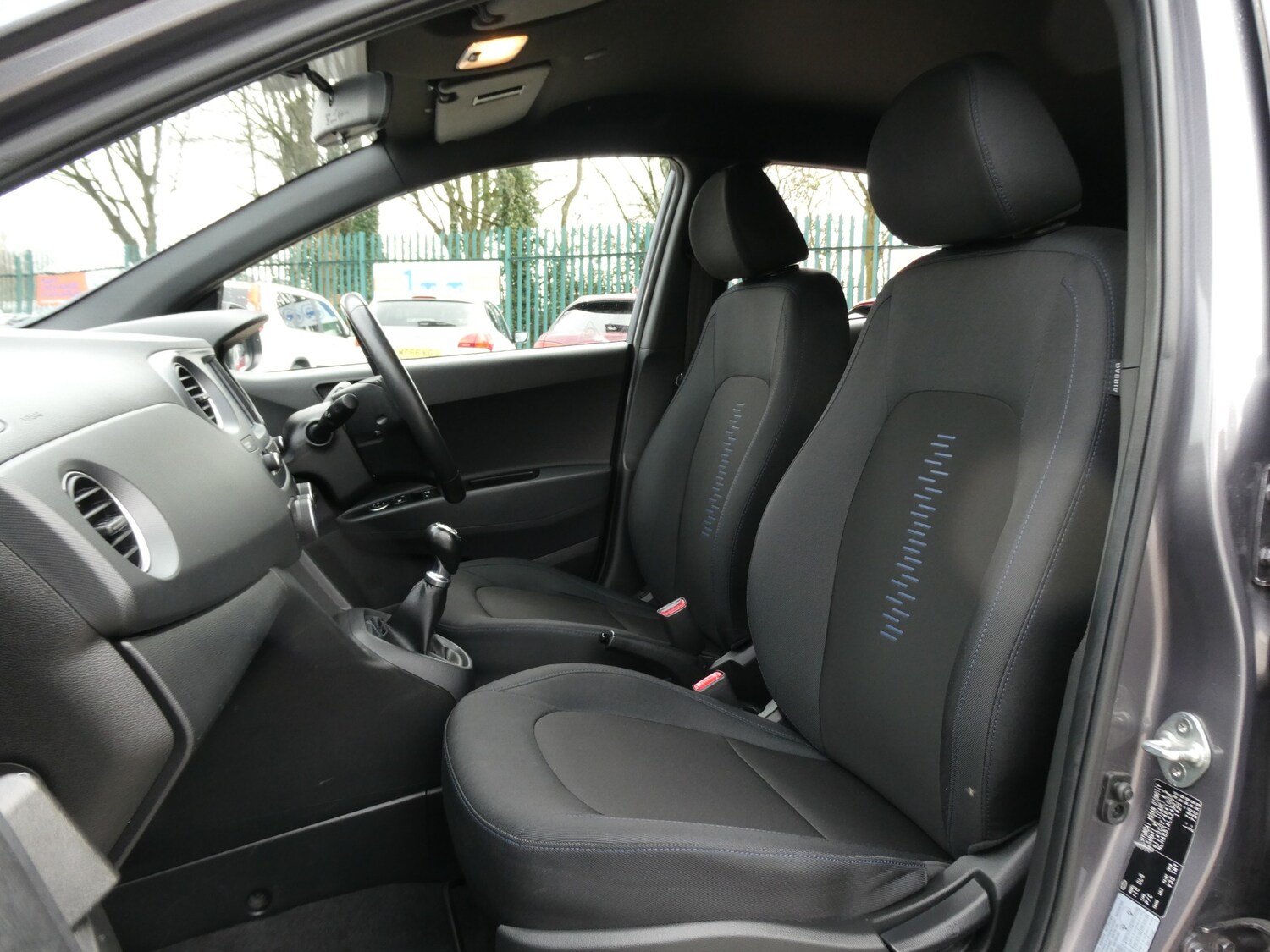 Used Hyundai i10 2019 for sale - 77687765: Photo 16