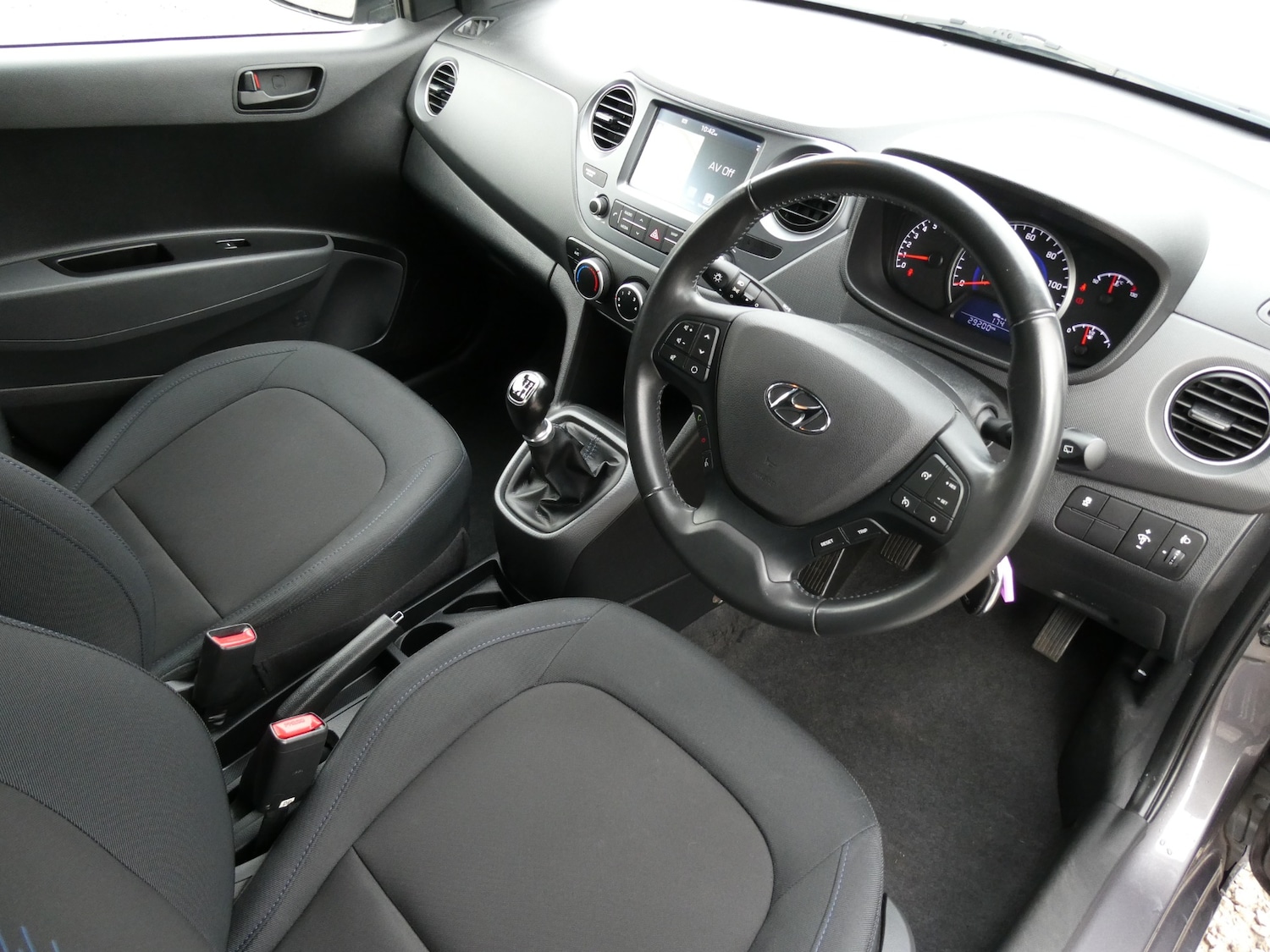 Used Hyundai i10 2019 for sale - 77687765: Photo 3