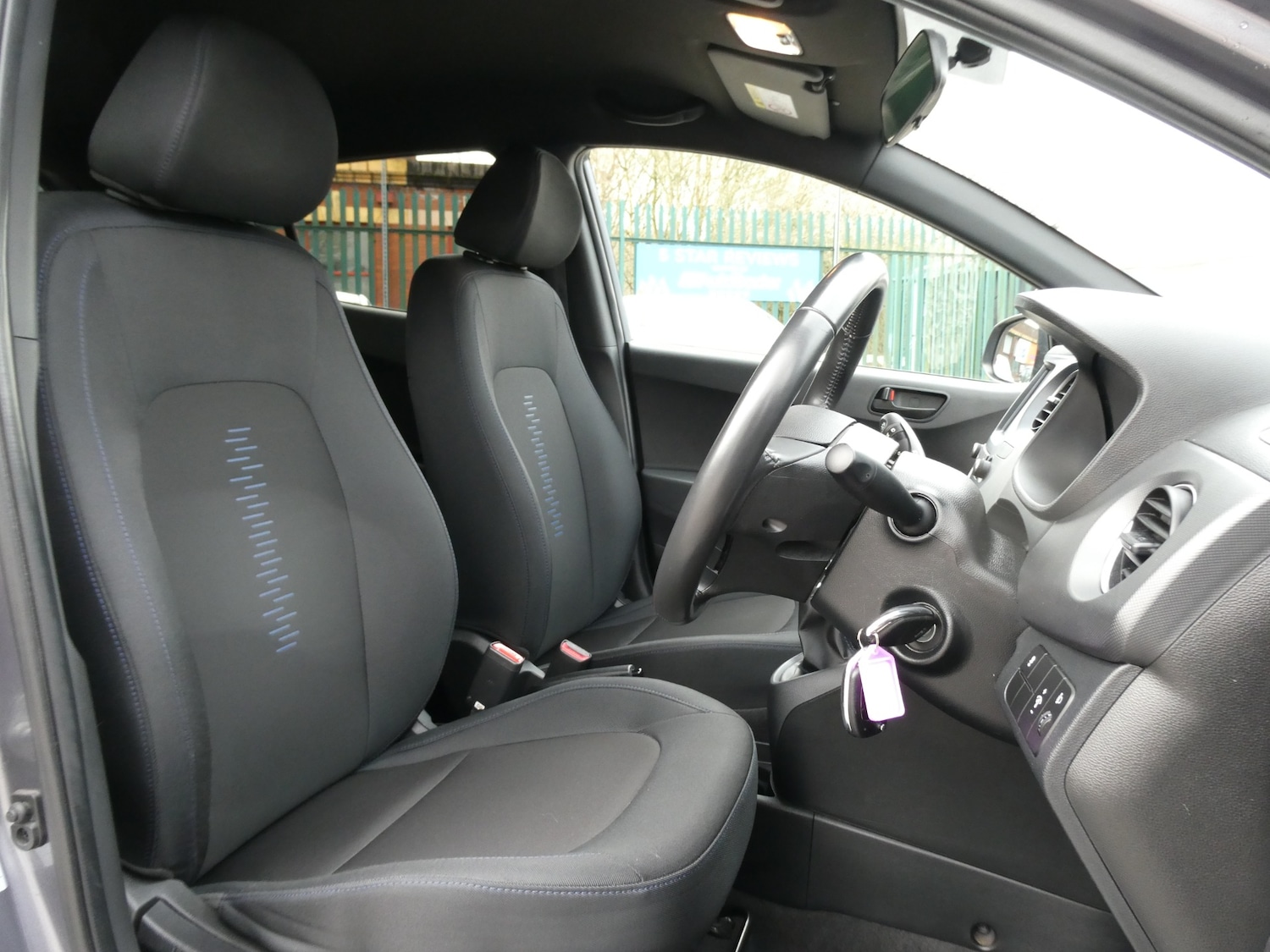 Used Hyundai i10 2019 for sale - 77687765: Photo 5