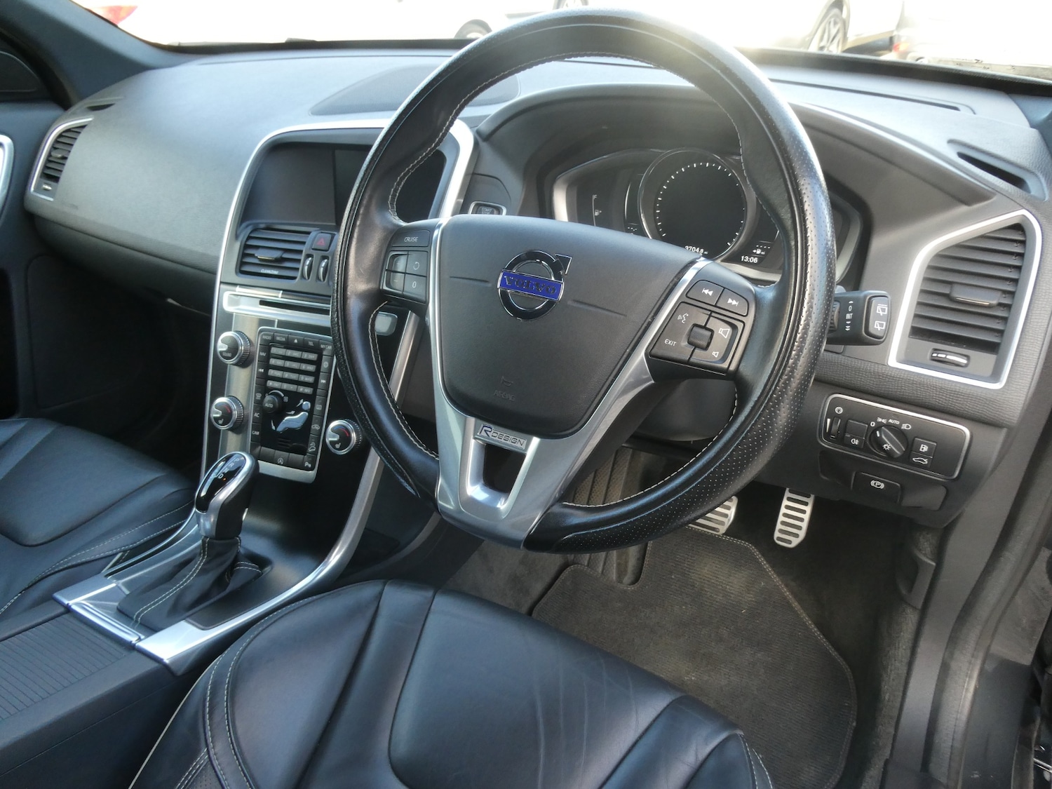 Used Volvo XC60 2016 for sale - 76603001: Photo 3