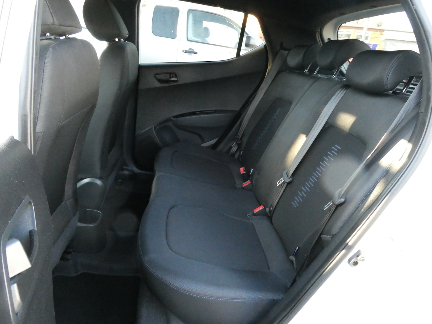 Used Hyundai i10 2018 for sale - 77223090: Photo 18