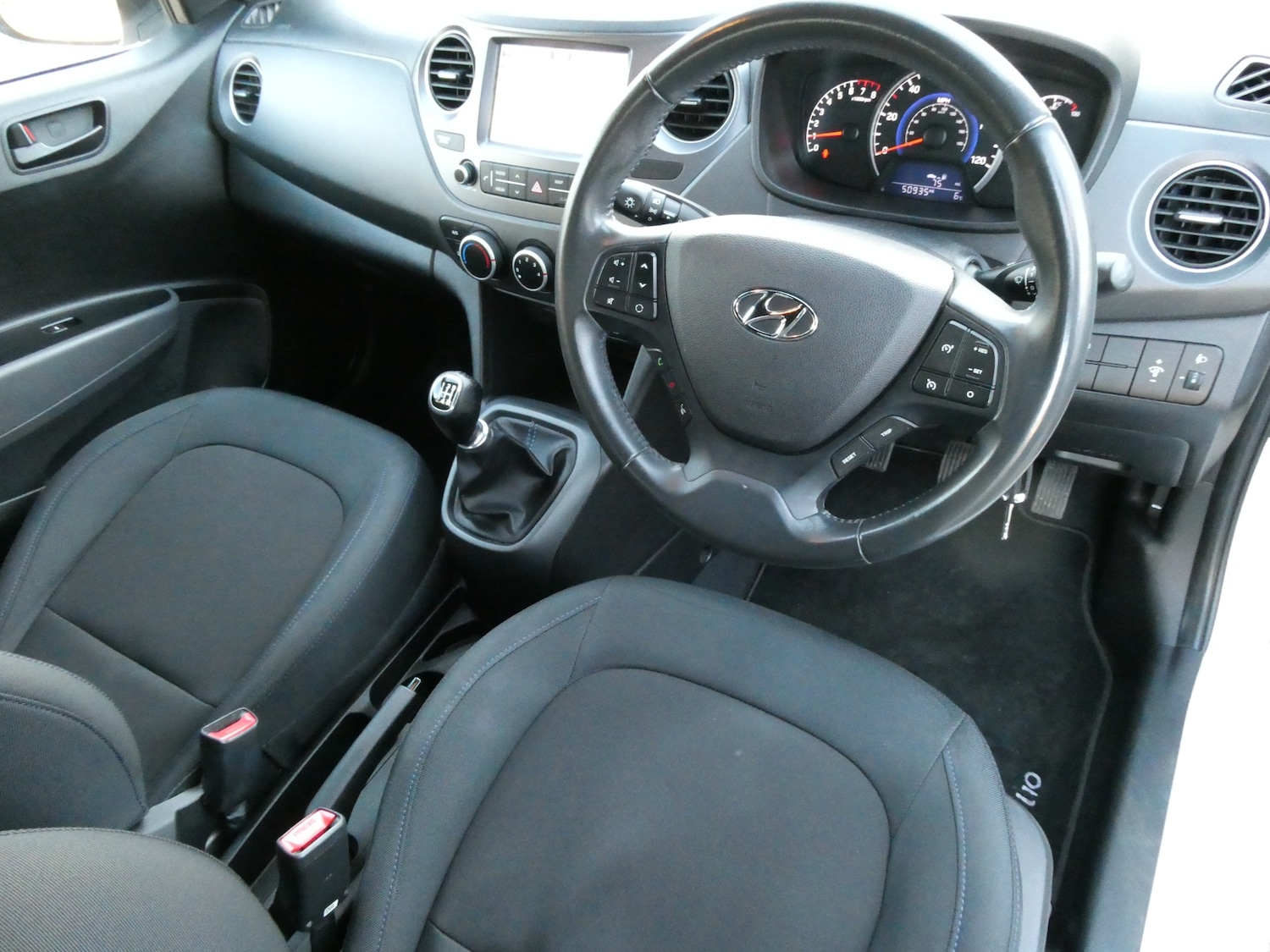 Used Hyundai i10 2018 for sale - 77223090: Photo 3