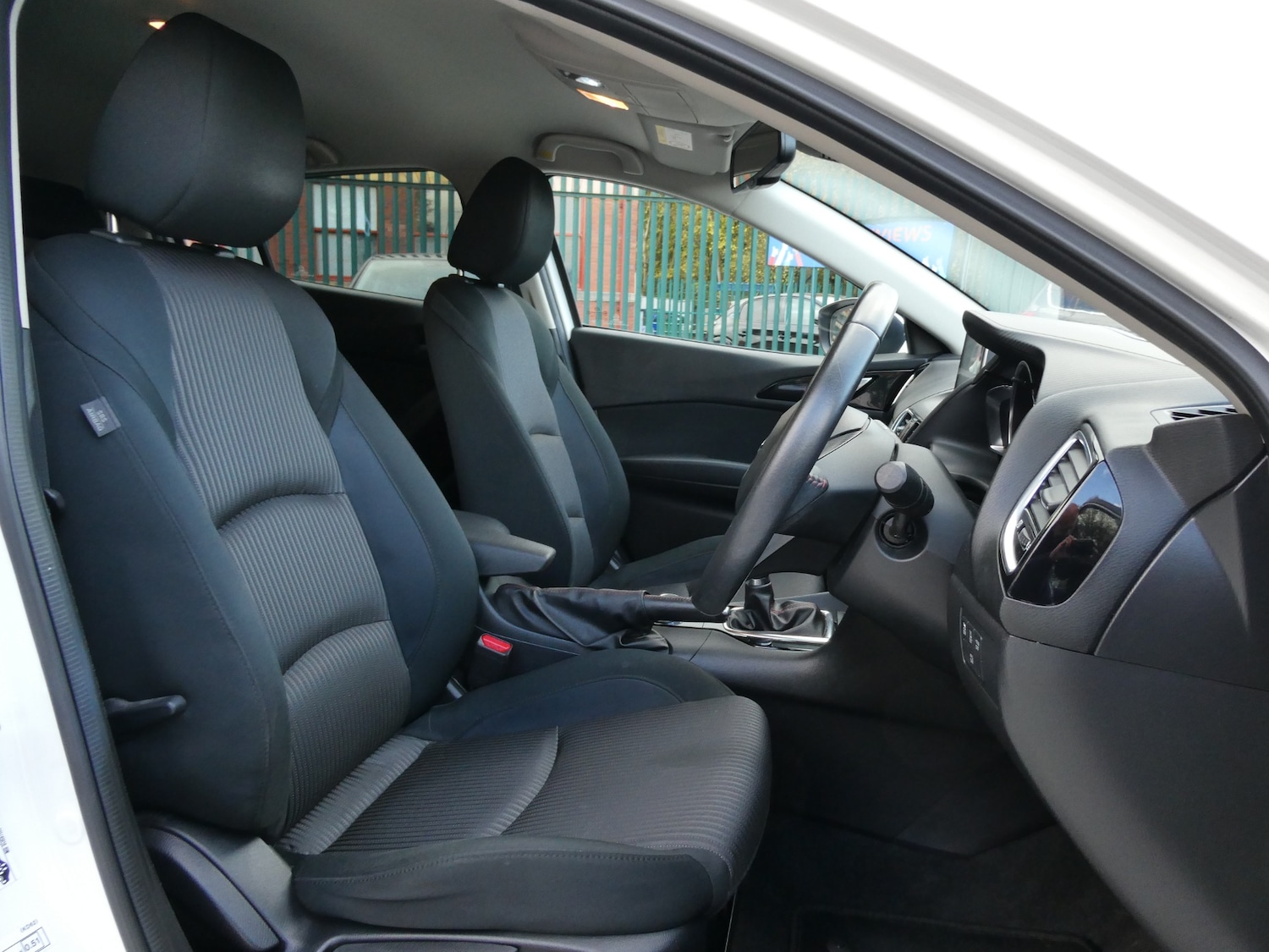 Used Mazda Mazda3 2015 for sale - 76518472: Photo 5