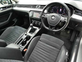 Used Volkswagen Passat 2017 for sale - 78524079: Photo