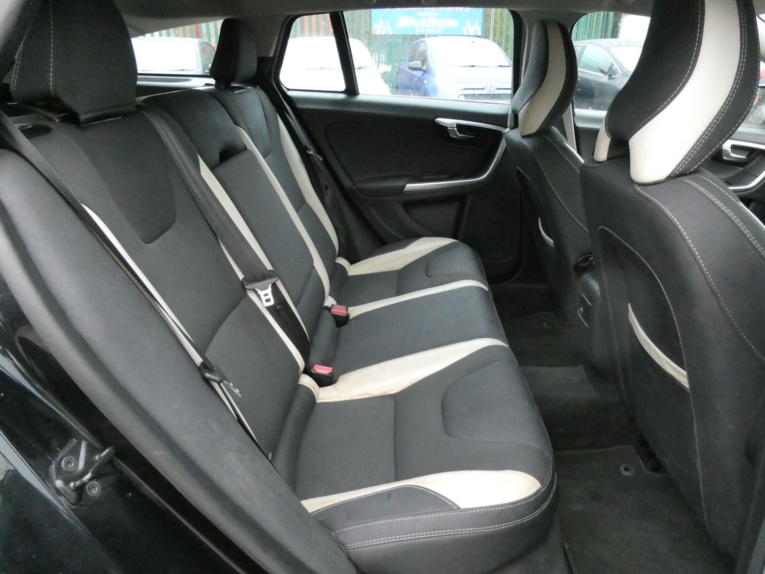 Used Volvo V60 2012 for sale - 76844893: Photo 22