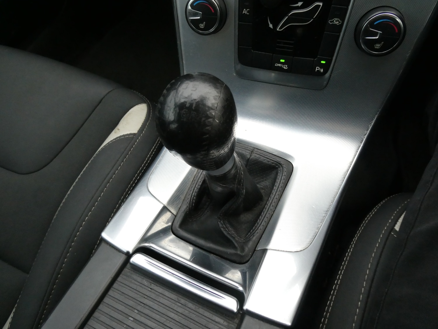 Used Volvo V60 2012 for sale - 76844893: Photo 6